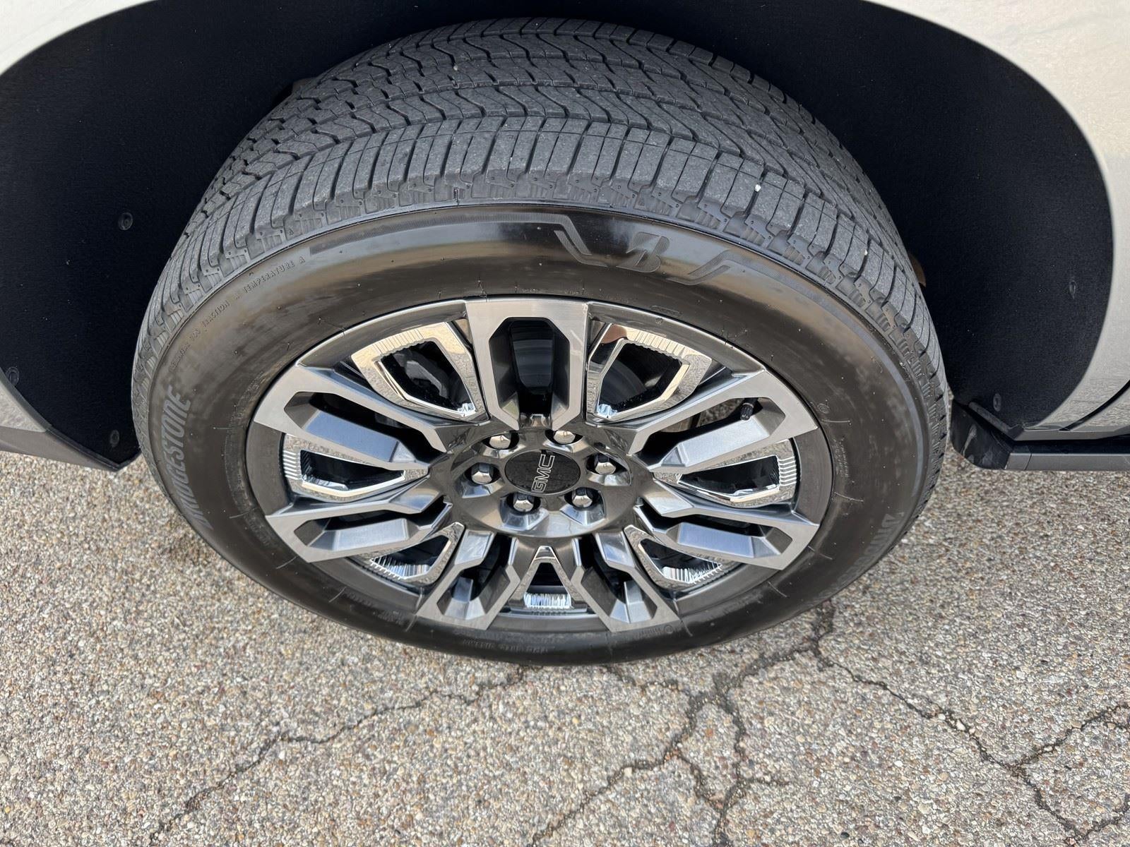 2024 GMC Yukon Denali Ultimate