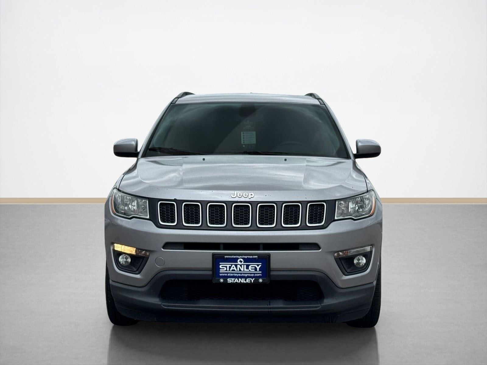 Used 2019 Jeep Compass Latitude with VIN 3C4NJCBB6KT855813 for sale in McGregor, TX