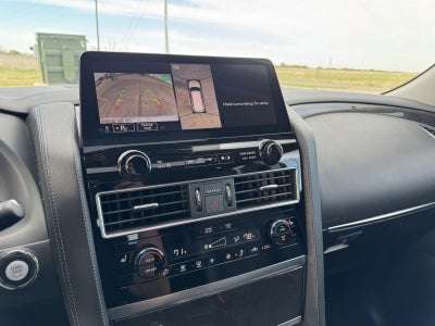 2024 INFINITI QX80 LUXE