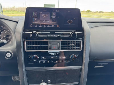 2024 INFINITI QX80 LUXE