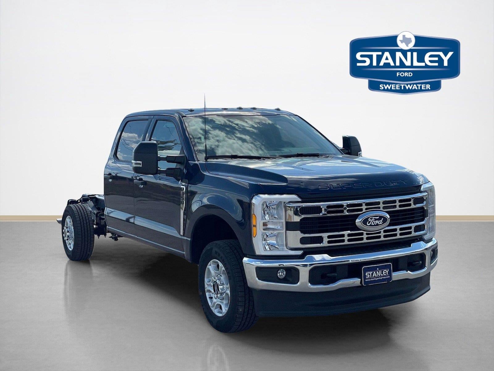 2027 Ford Super Duty F-350 SRW XL