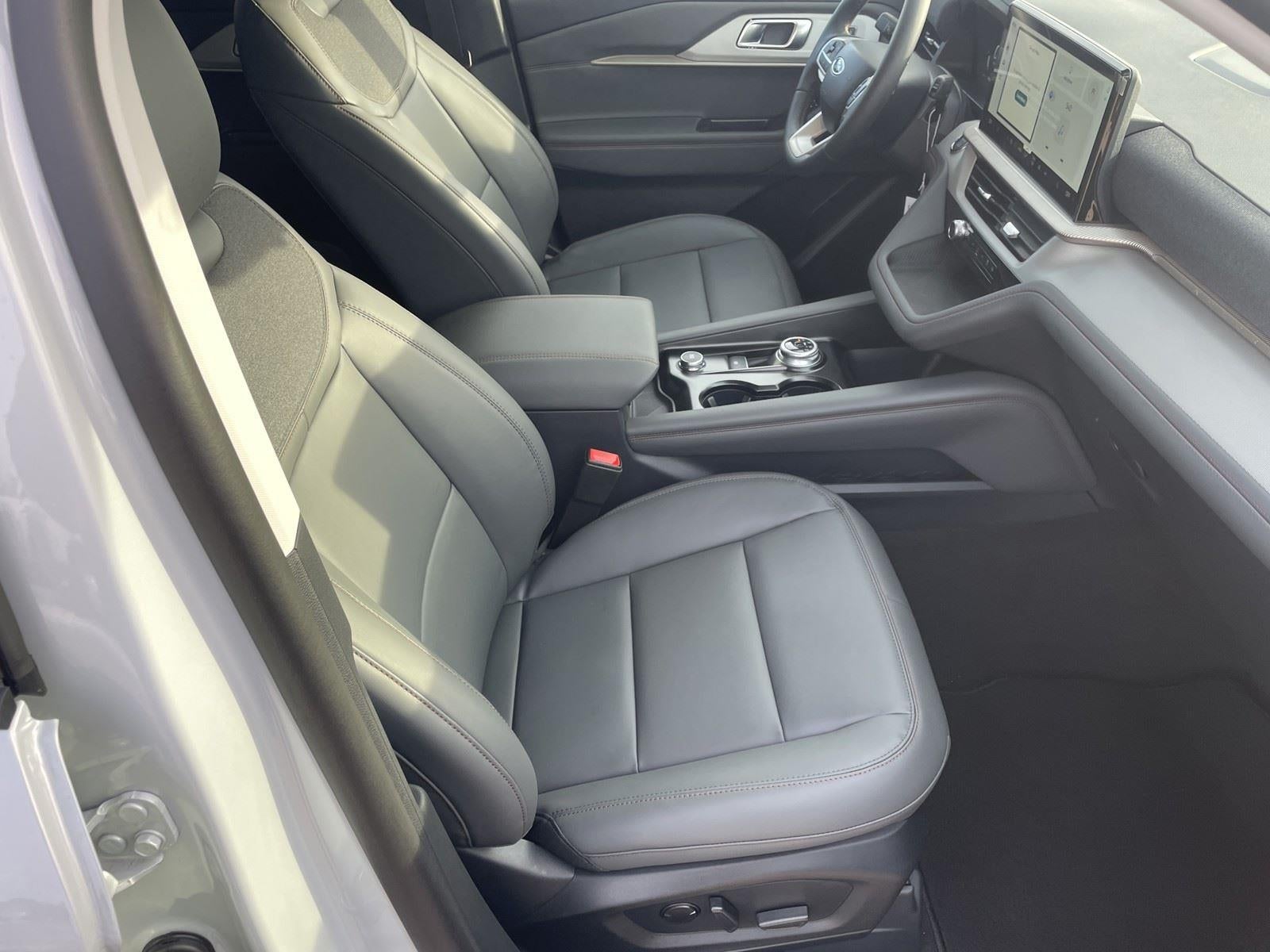 2026 Ford Explorer Active w/100A Pkg