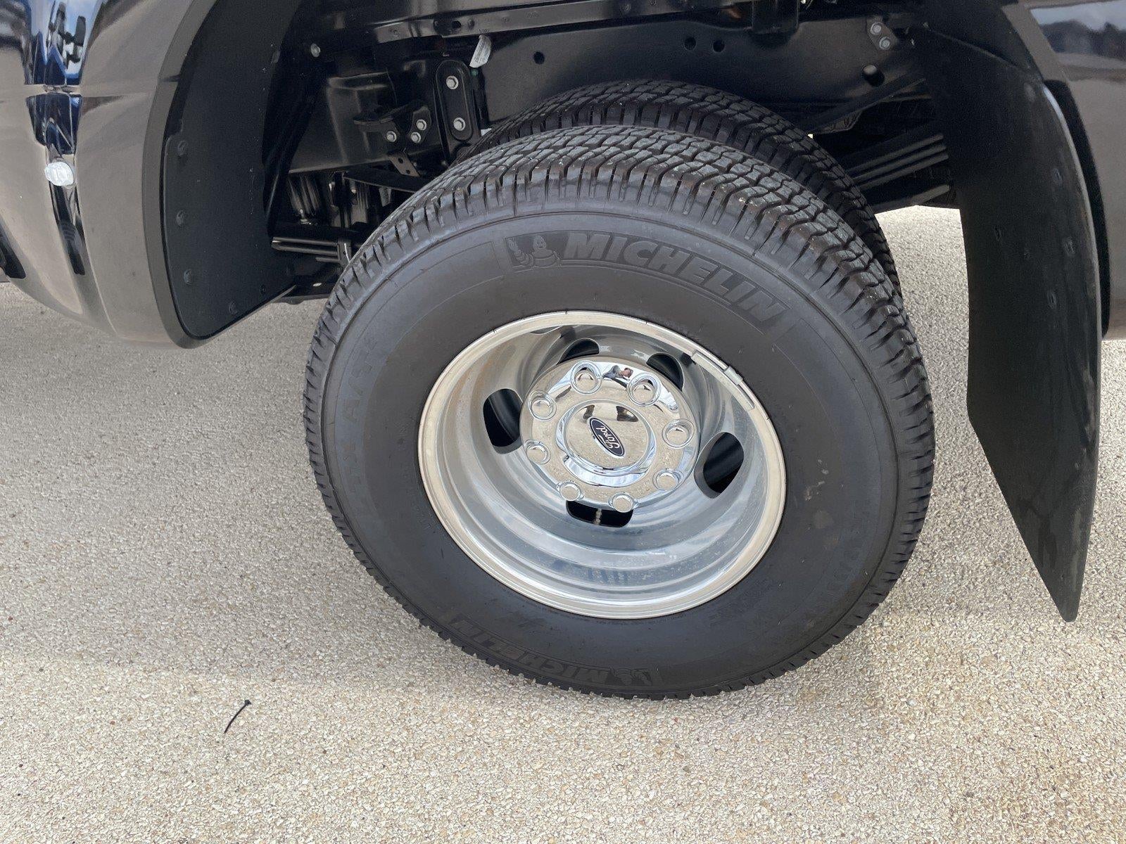 2026 Ford Super Duty F-350 DRW Platinum