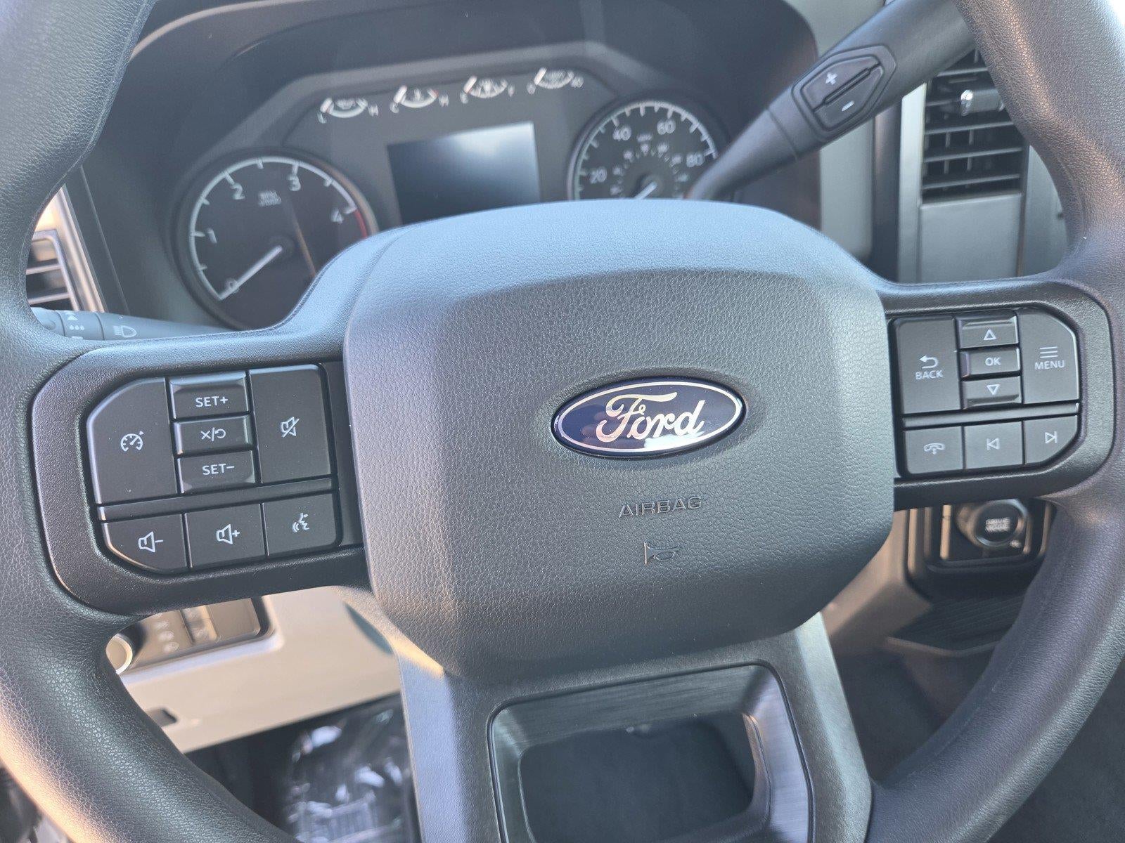 2027 Ford Super Duty F-350 DRW XL