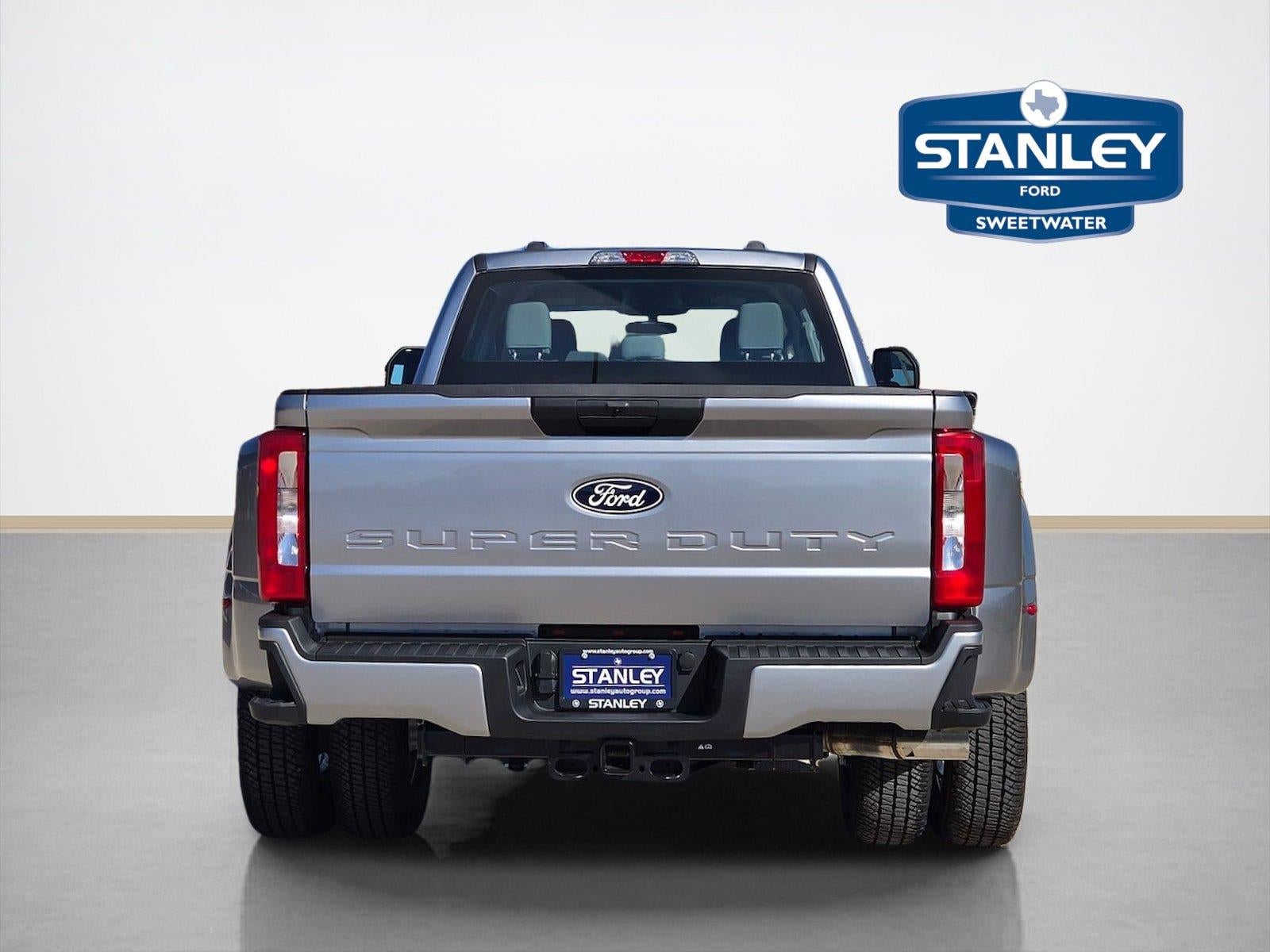 2027 Ford Super Duty F-350 DRW XL