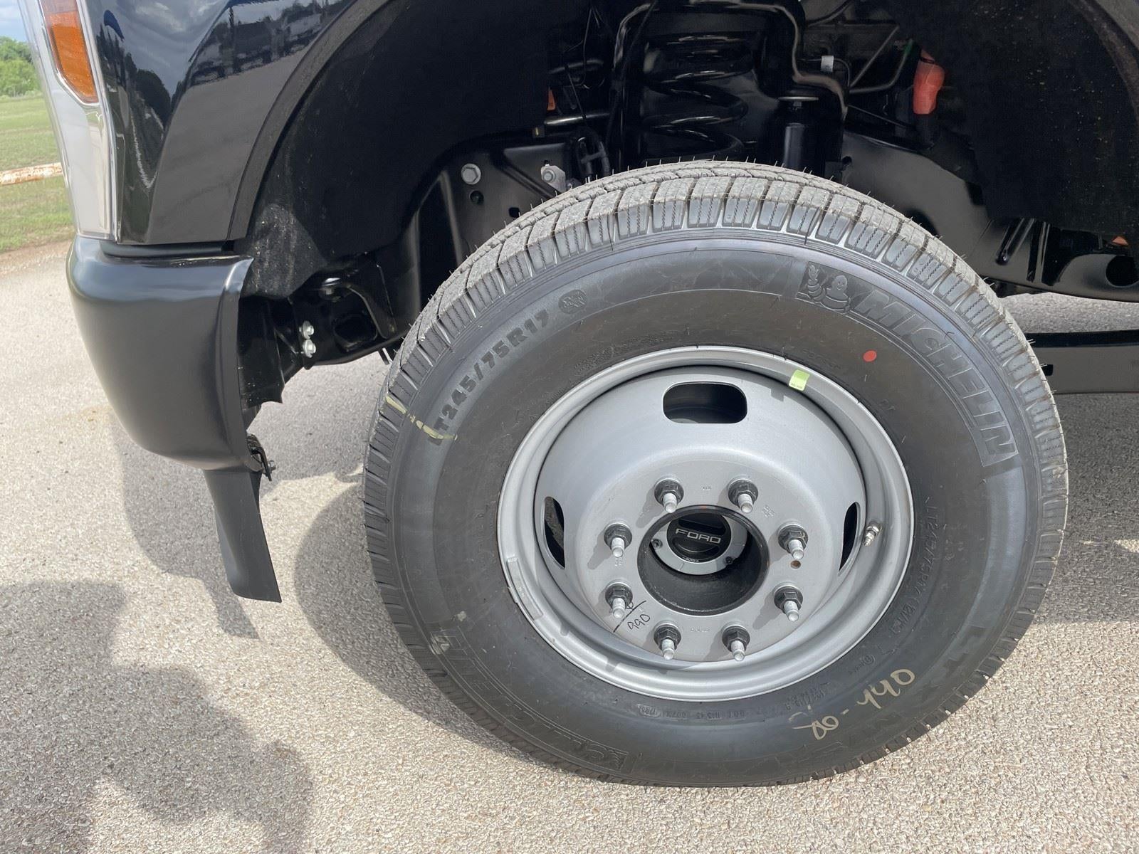 2026 Ford Super Duty F-350 DRW XL