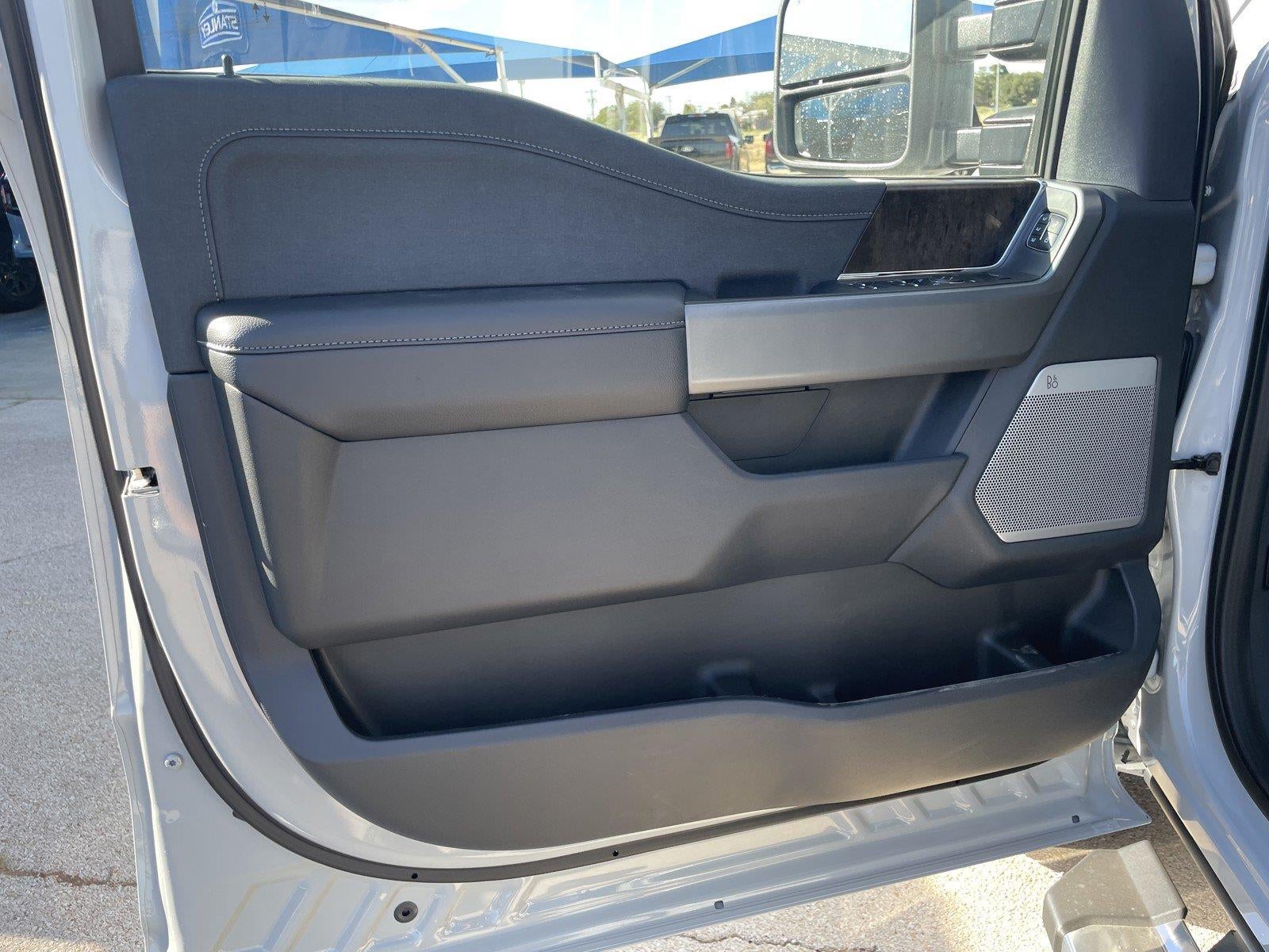 2026 Ford Super Duty F-350 Drw LARIAT