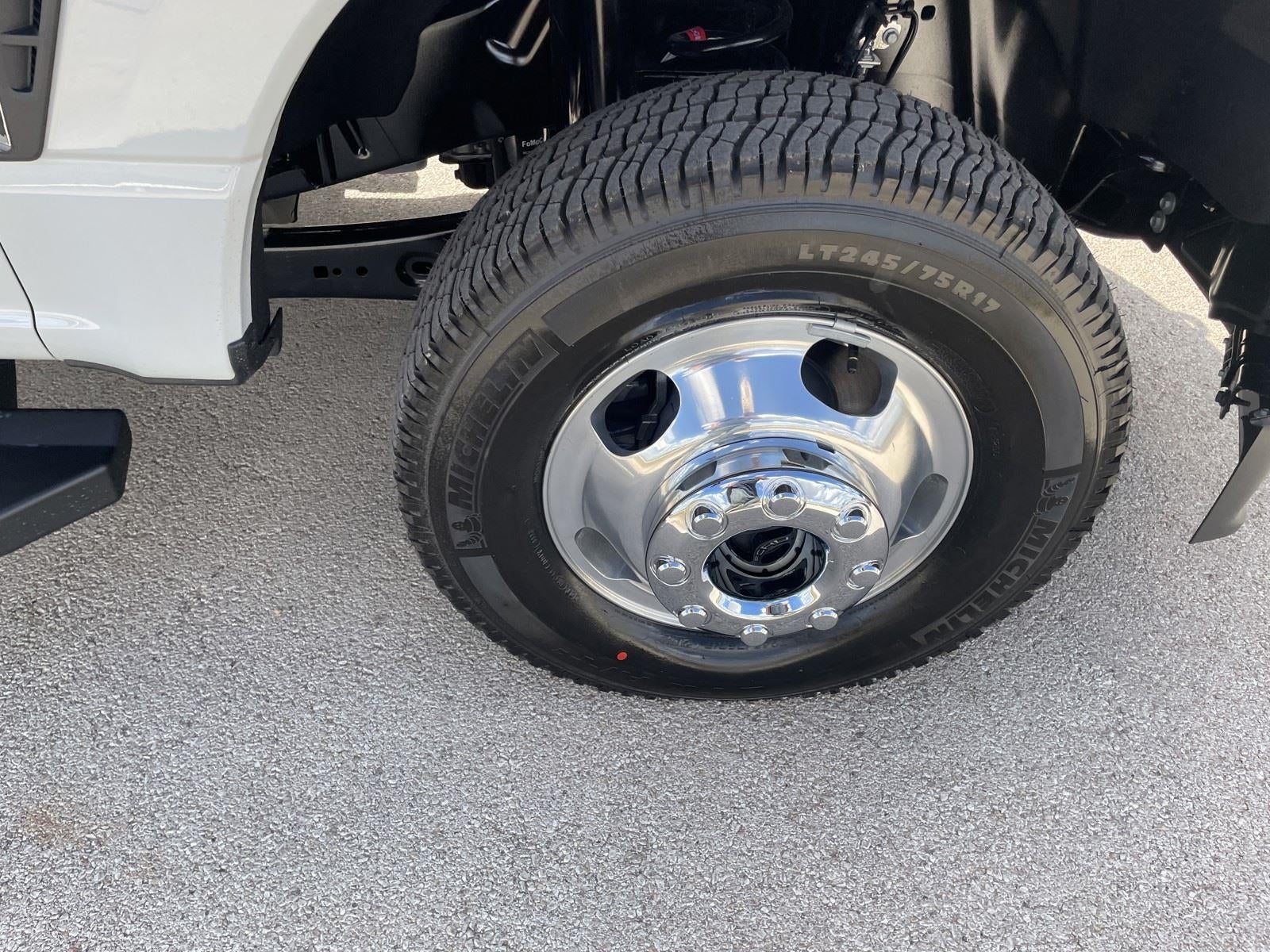 2026 Ford Super Duty F-350 DRW LARIAT