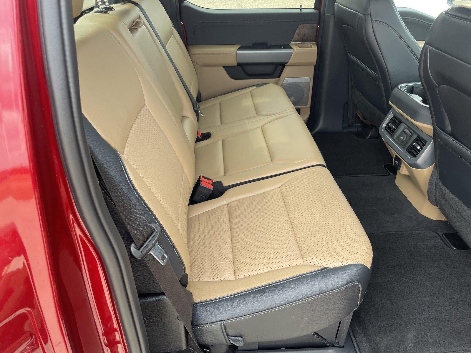 2026 Ford Super Duty F-350 Drw LARIAT