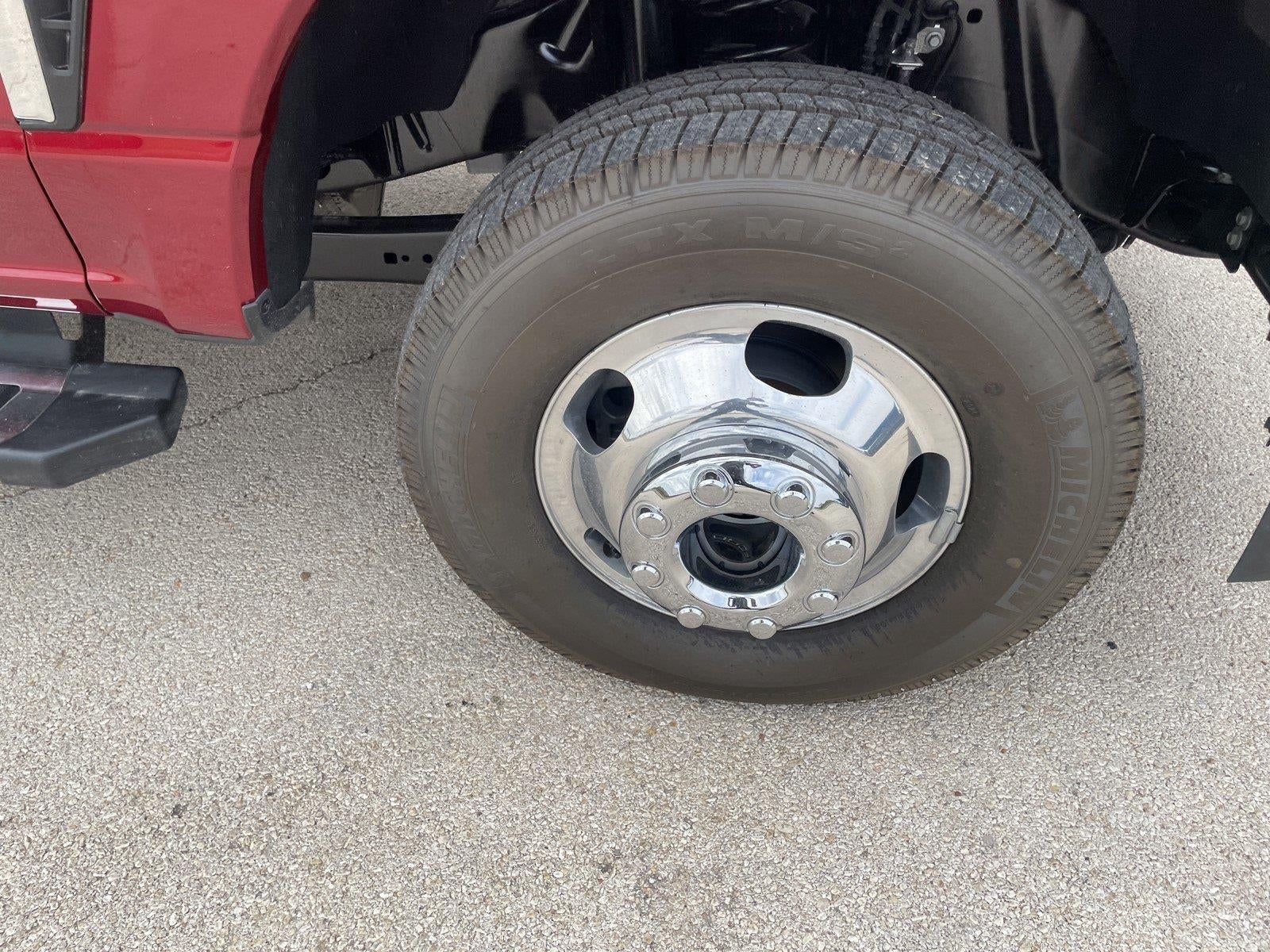 2026 Ford Super Duty F-350 DRW LARIAT