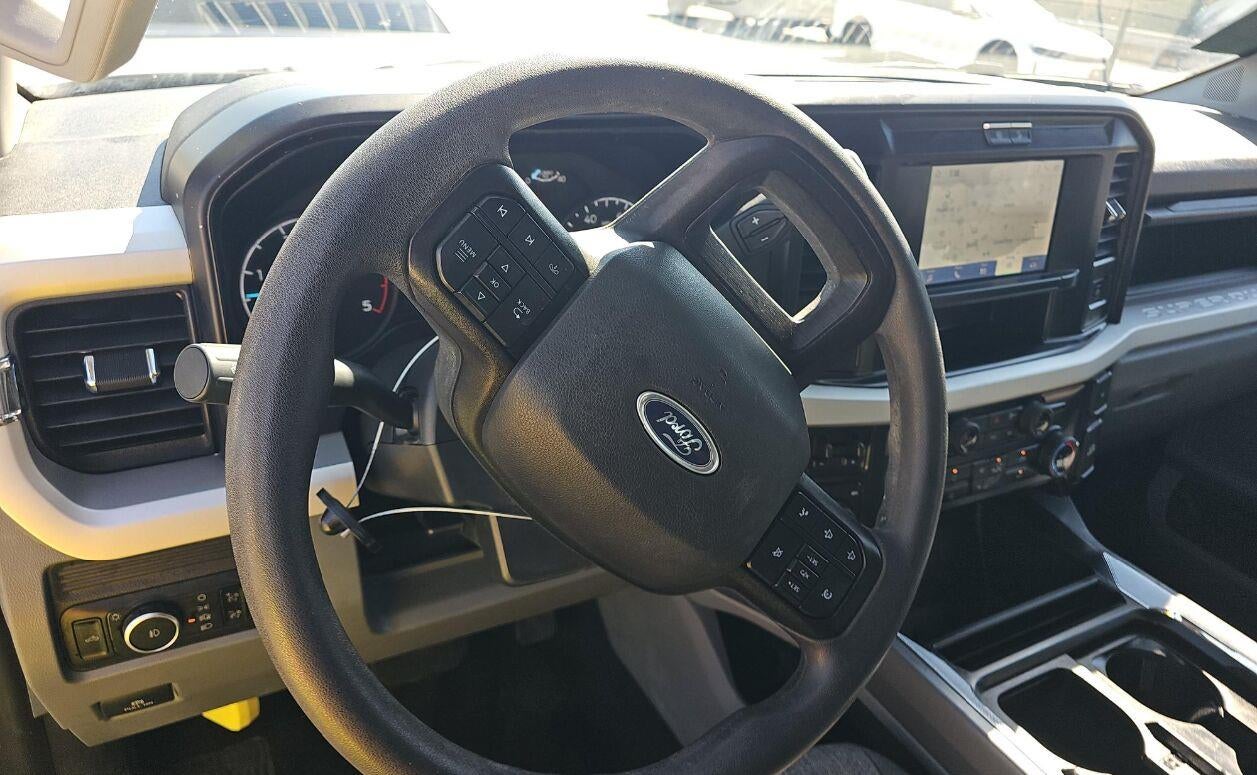 2025 Ford SUPER DUTY F-350 DRW XLT 4WD CREW CAB 8' BOX