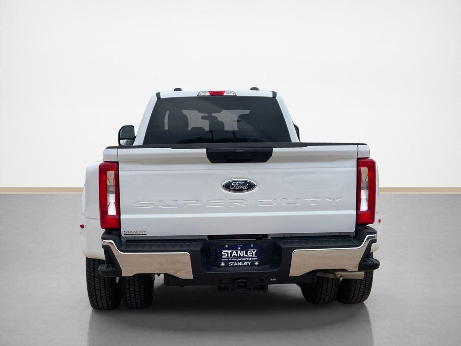 2026 Ford Super Duty F-350 DRW XLT