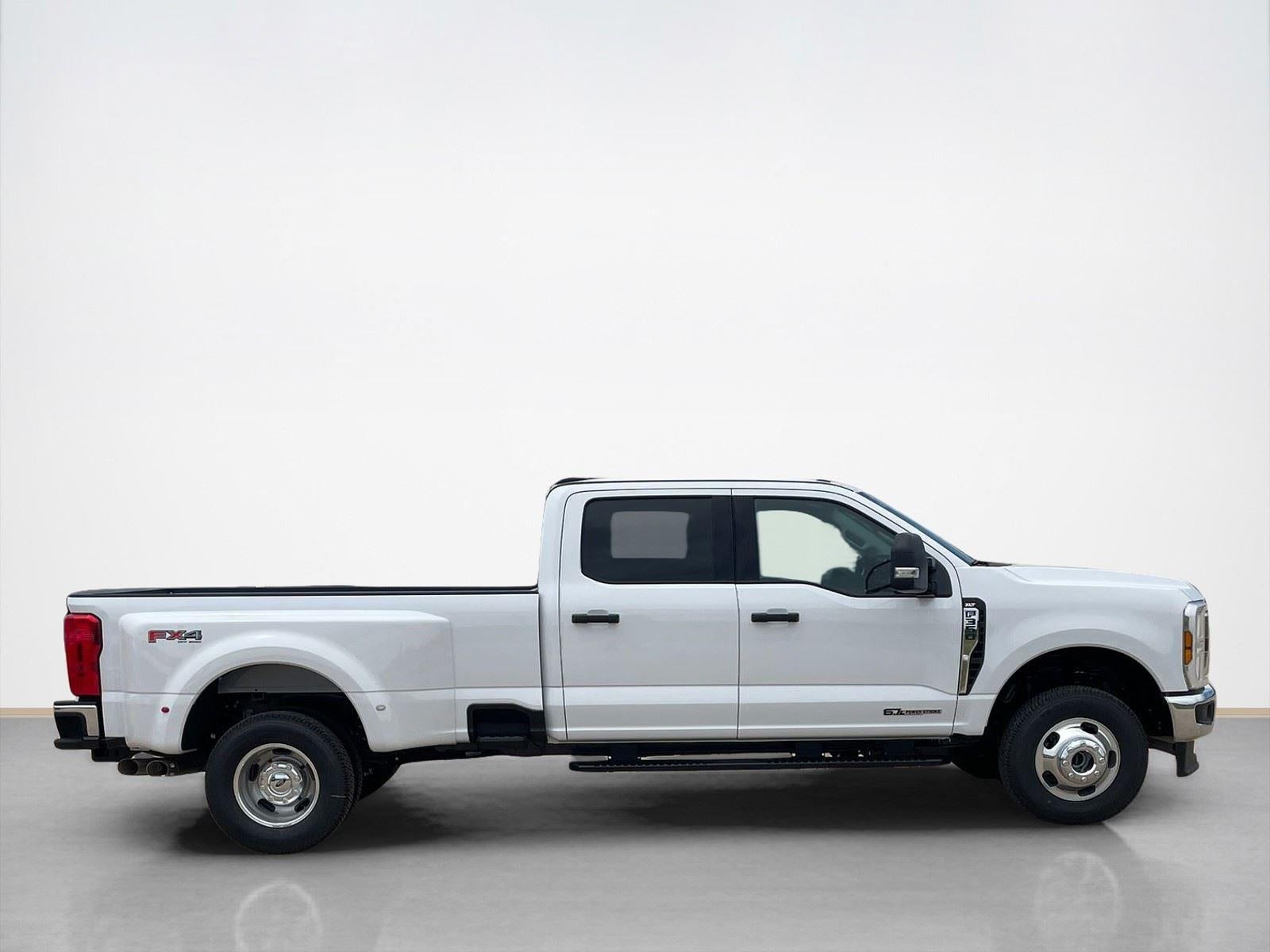 2026 Ford Super Duty F-350 DRW XLT