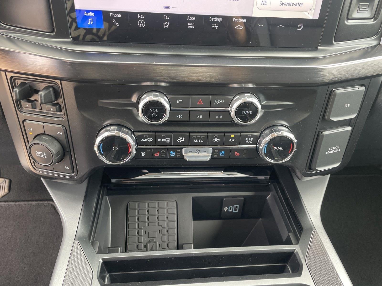 2026 Ford Super Duty F-350 DRW LARIAT