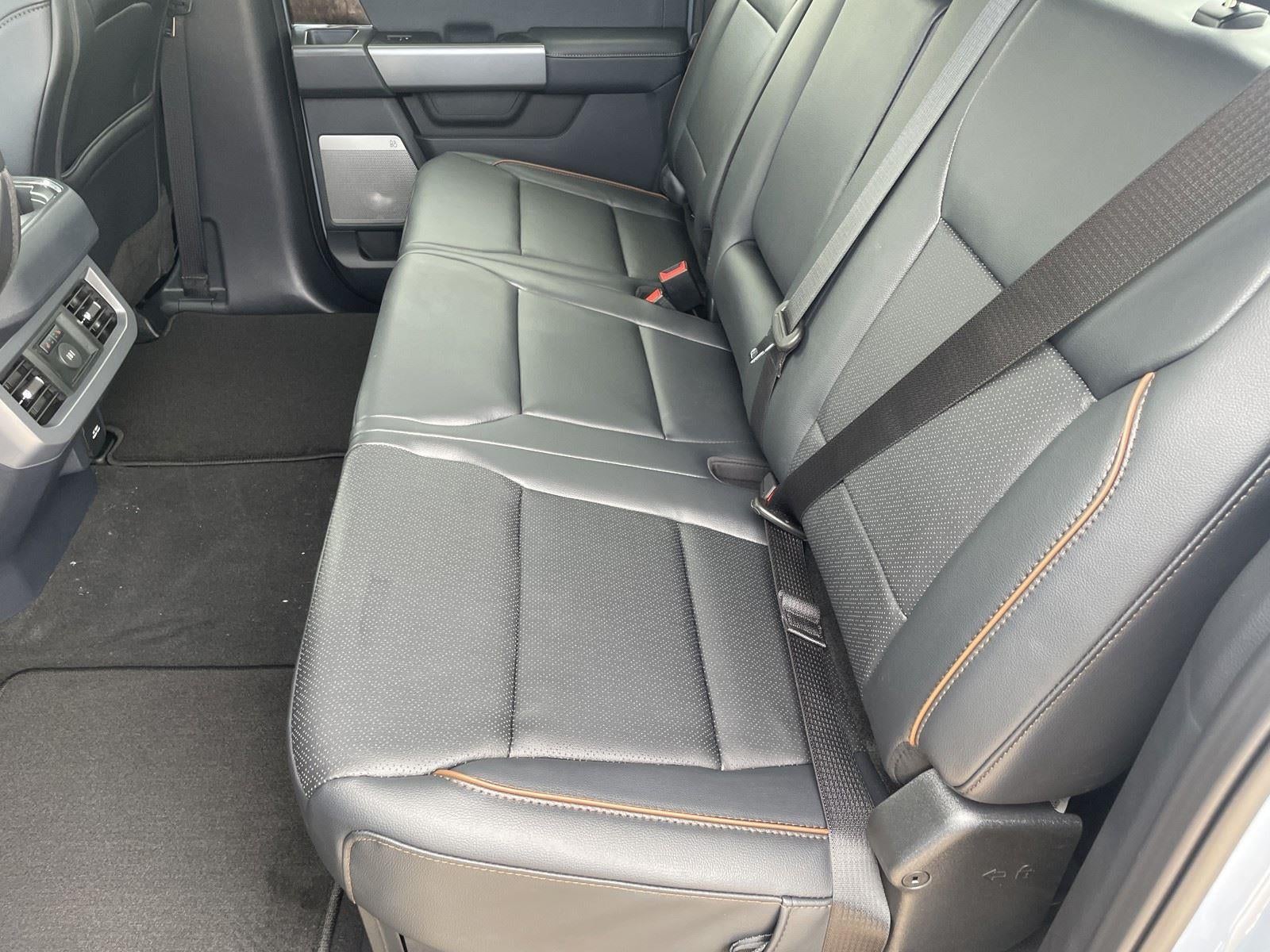 2026 Ford Super Duty F-350 DRW LARIAT