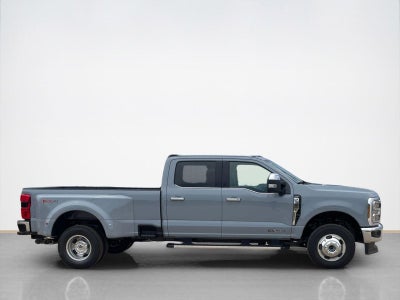 2026 Ford Super Duty F-350 DRW LARIAT