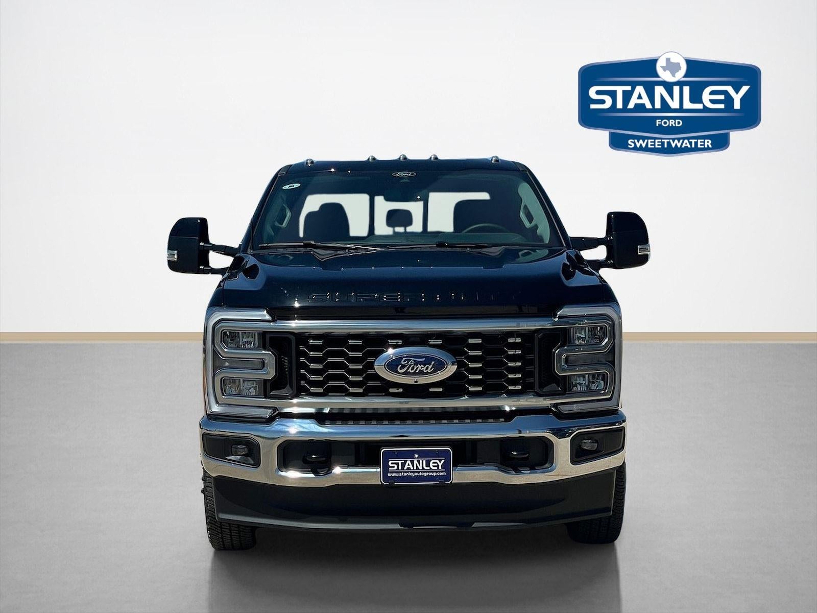 2026 Ford SUPER DUTY F-350 DRW LARIAT 4WD CREW CAB 8' BO