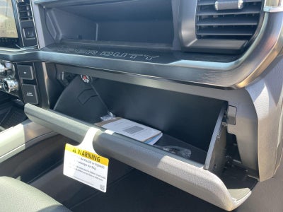 2026 Ford SUPER DUTY F-350 DRW LARIAT 4WD CREW CAB 8' BO