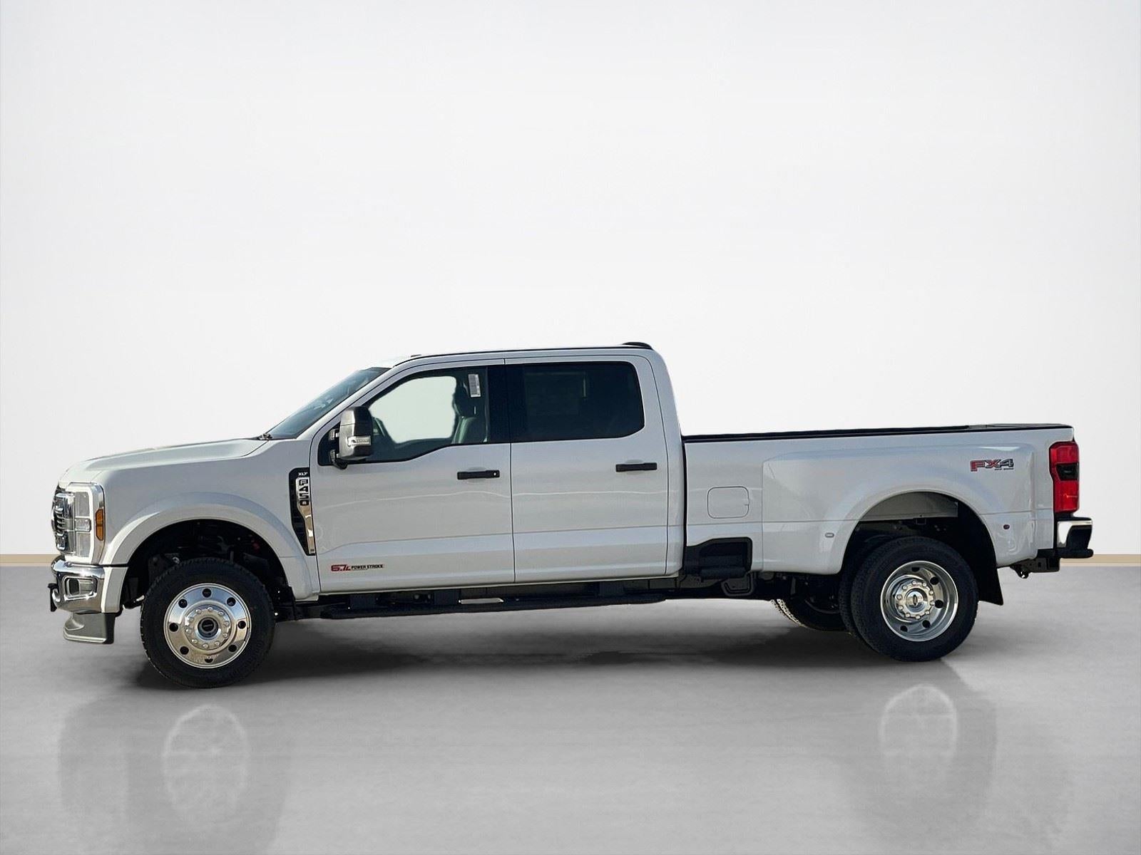 2026 Ford Super Duty F-450 DRW XLT