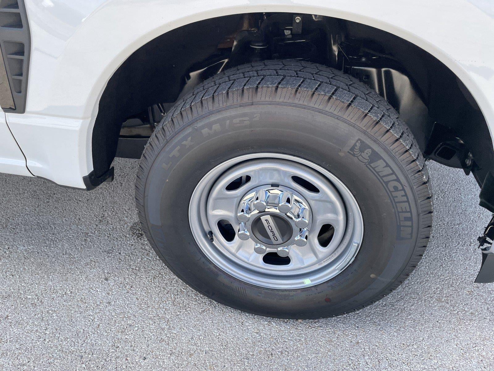 2027 Ford Super Duty F-250 SRW XLT