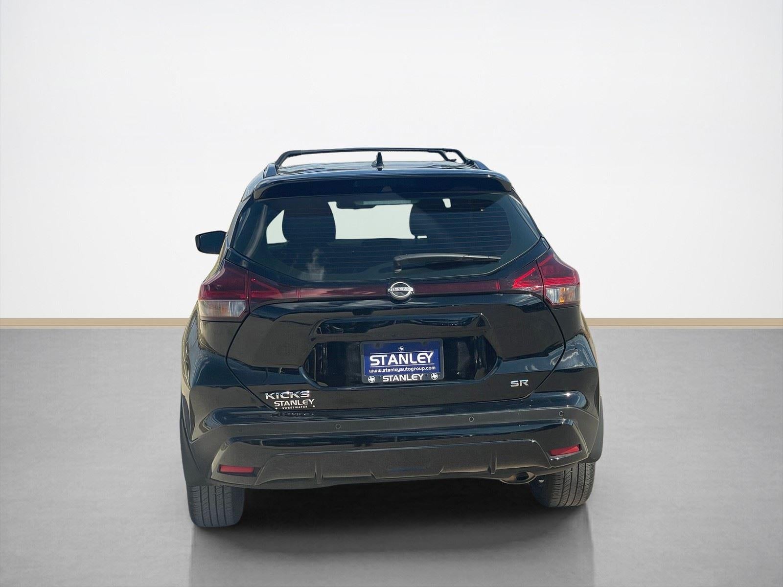 2022 Nissan Kicks SR