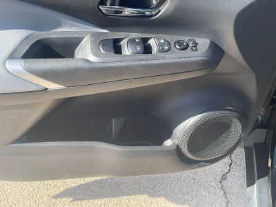 2022 Nissan Kicks SR