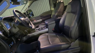 2027 Ford Super Duty F-450 DRW LARIAT