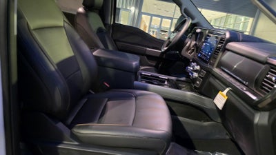2027 Ford Super Duty F-450 DRW LARIAT