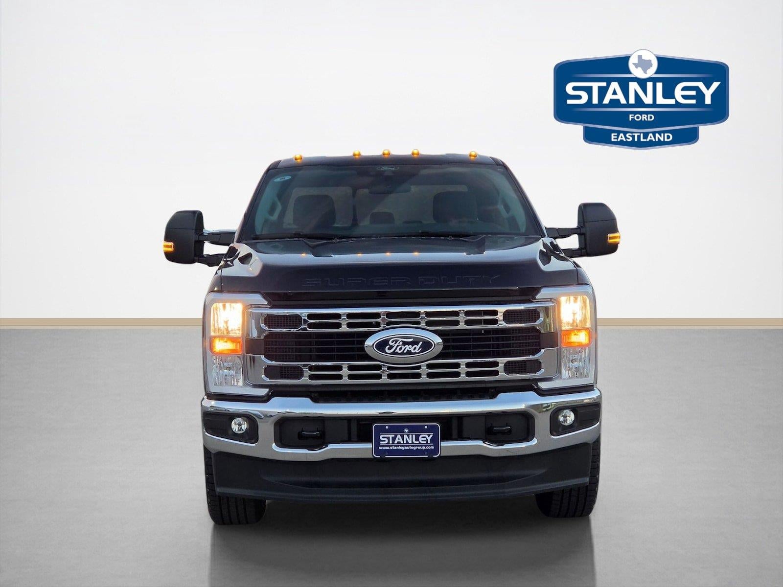 2027 Ford Super Duty F-350 Srw XLT