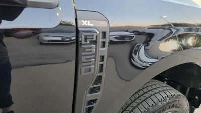 2027 Ford Super Duty F-350 Srw XLT