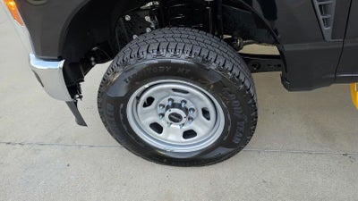 2027 Ford Super Duty F-350 Srw XLT