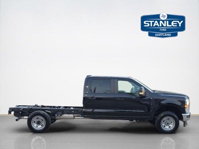 2027 Ford Super Duty F-350 Srw XLT