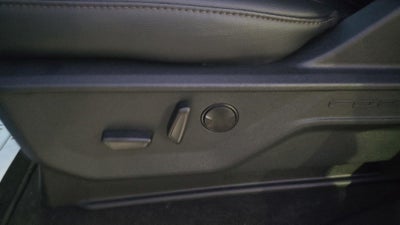 2027 Ford Super Duty F-350 SRW LARIAT