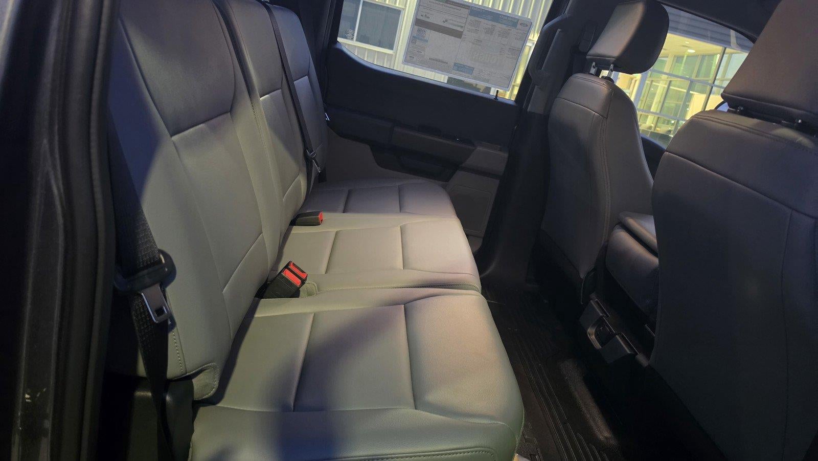 2027 Ford Super Duty F-350 SRW LARIAT