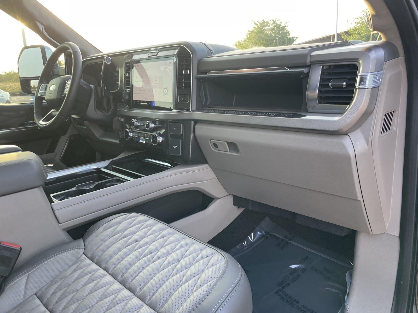 2026 Ford Super Duty F-350 DRW Platinum