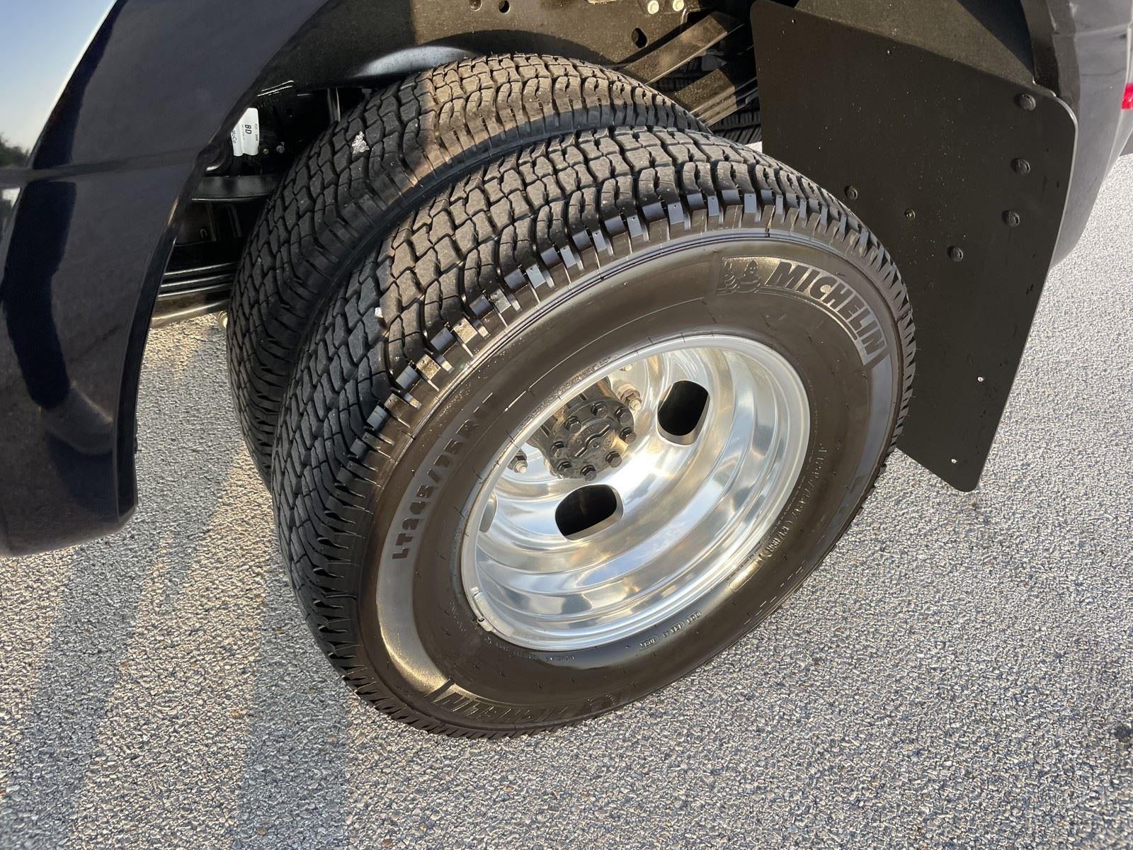 2026 Ford Super Duty F-350 DRW Platinum