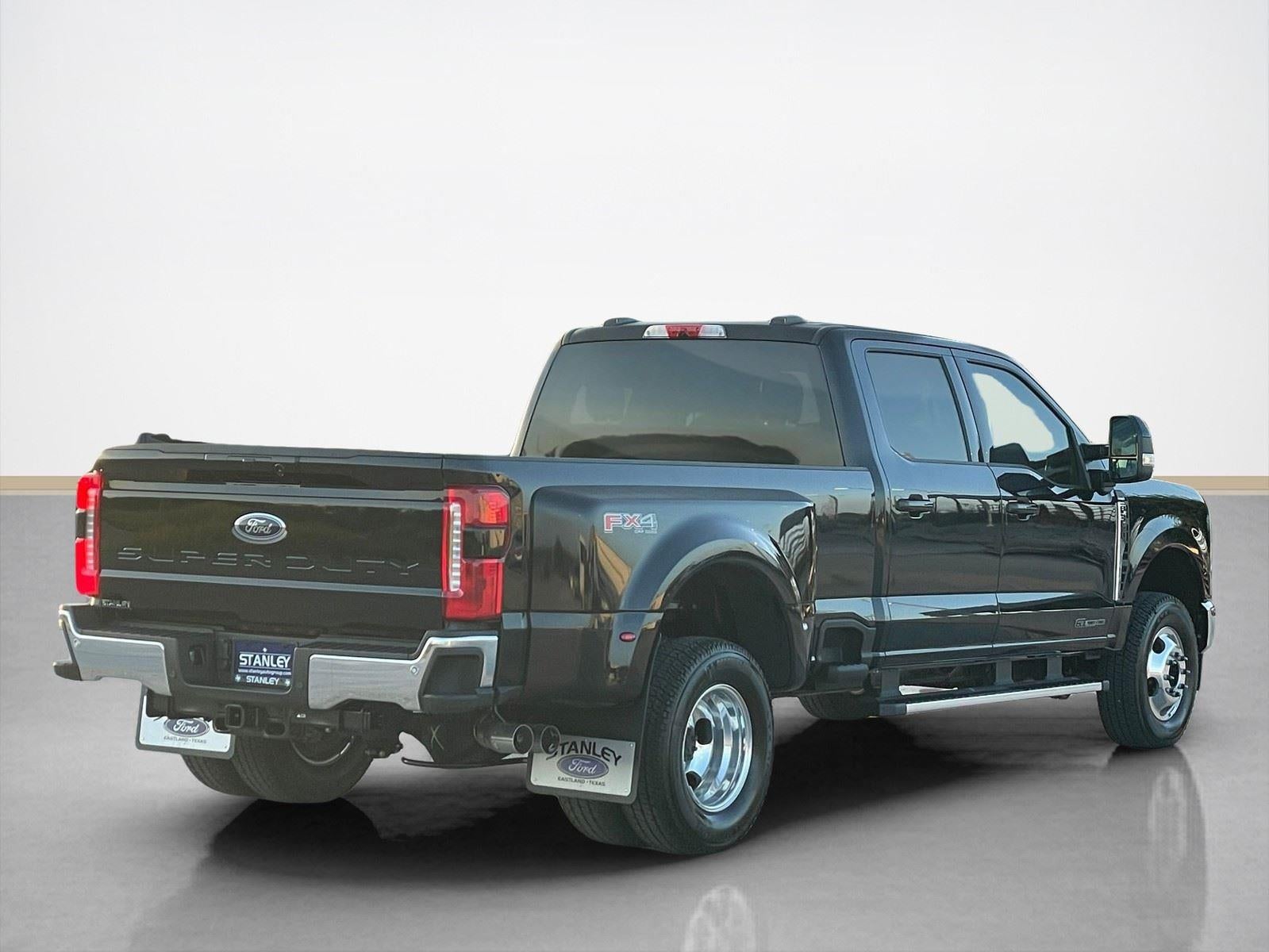2026 Ford Super Duty F-350 DRW LARIAT