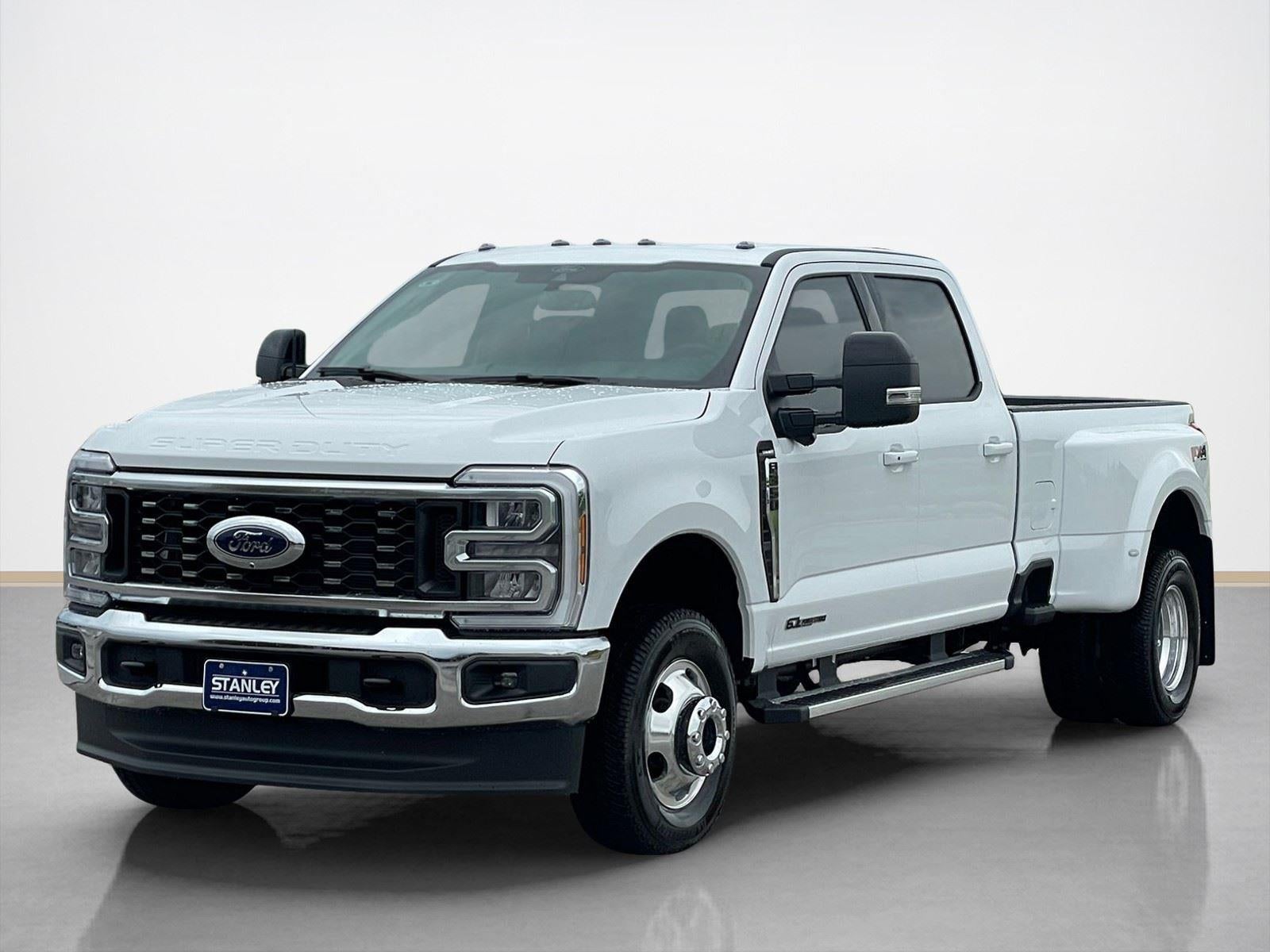 2026 Ford Super Duty F-350 DRW LARIAT