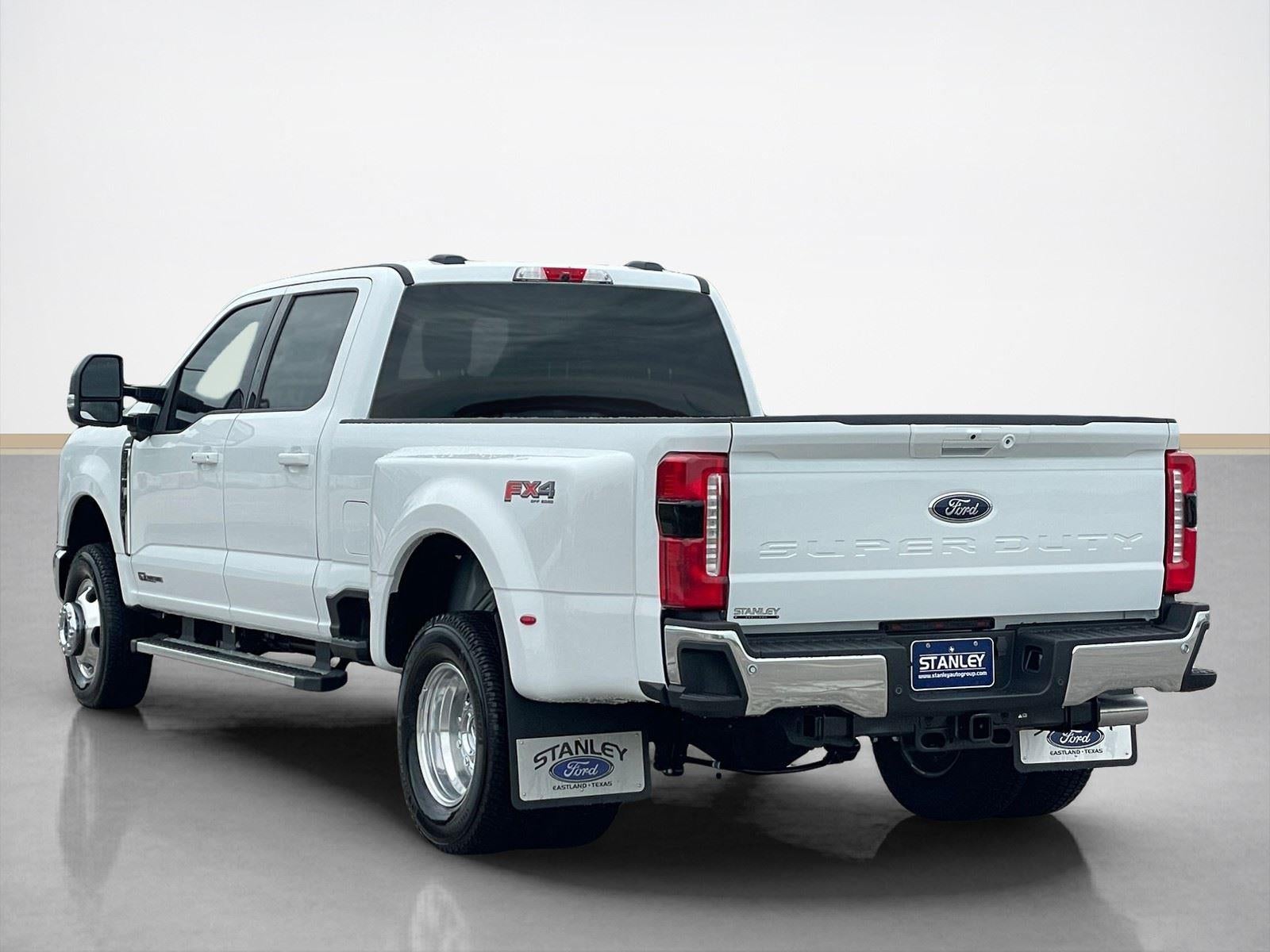 2026 Ford Super Duty F-350 DRW LARIAT