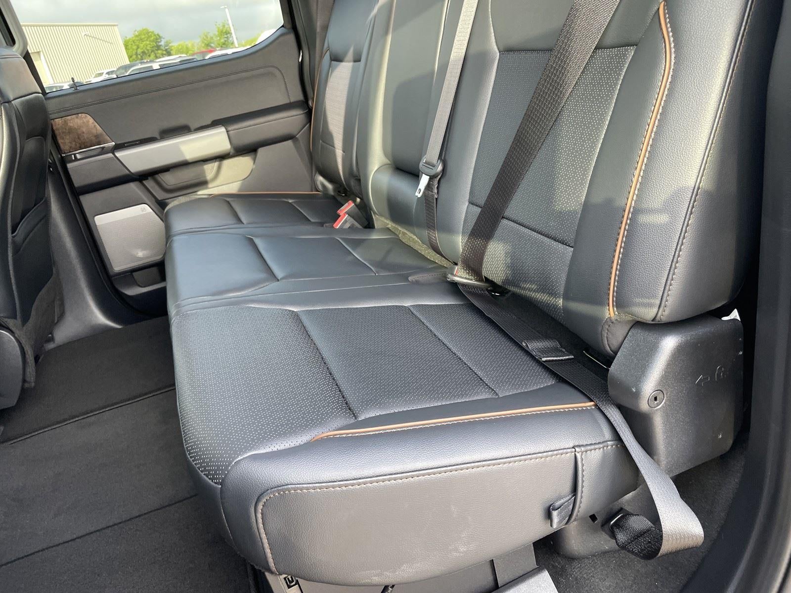 2026 Ford Super Duty F-350 DRW LARIAT