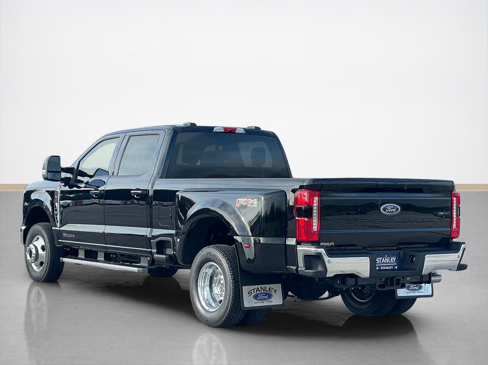 2026 Ford Super Duty F-350 DRW LARIAT