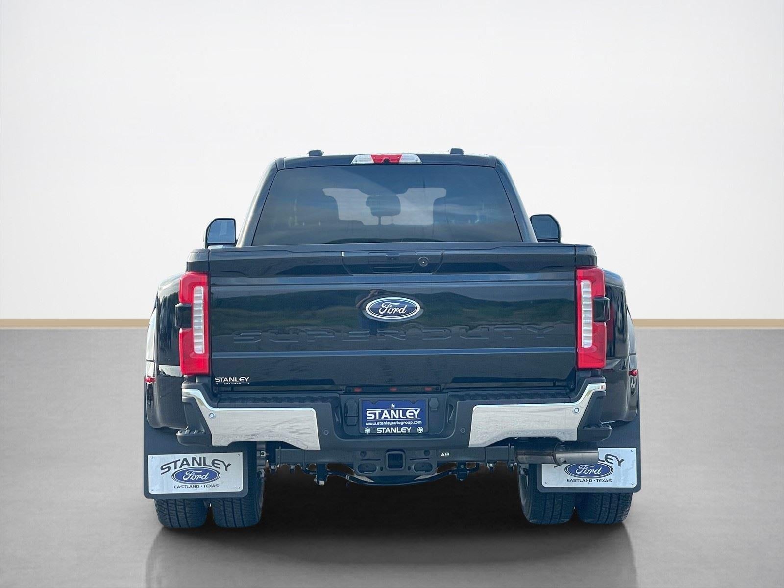 2026 Ford Super Duty F-350 DRW LARIAT