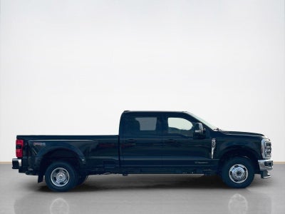 2026 Ford Super Duty F-350 DRW LARIAT
