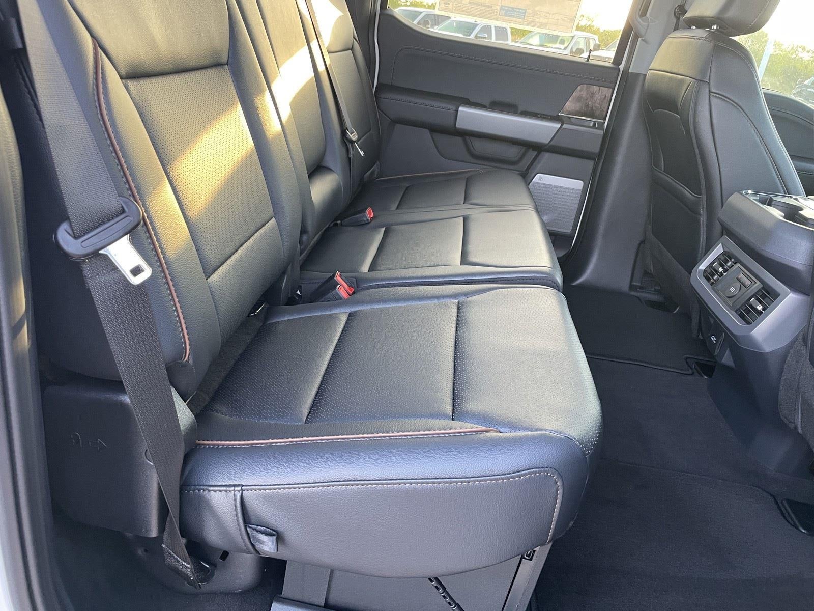2026 Ford Super Duty F-350 DRW LARIAT