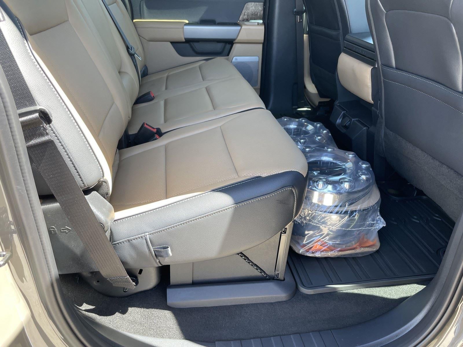 2026 Ford Super Duty F-450 DRW LARIAT