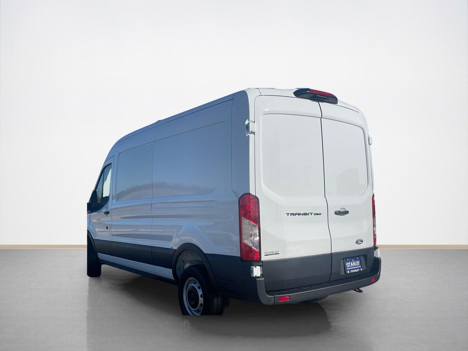 2026 Ford Transit Cargo Van T-250 148 MED RF 9150 GV