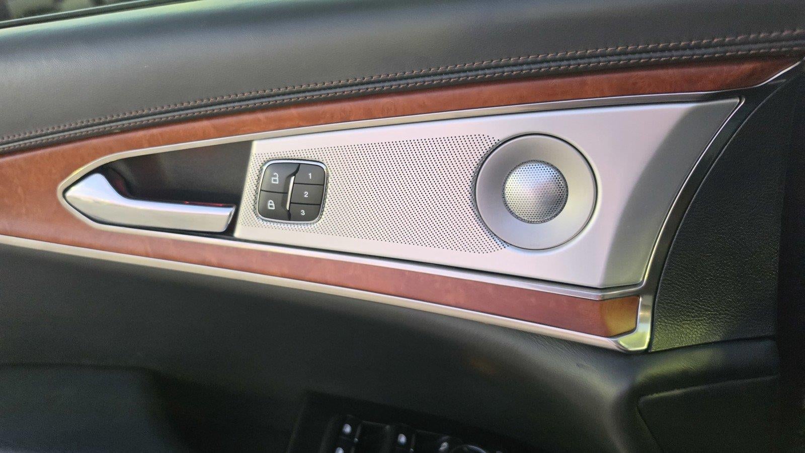 2020 Lincoln Nautilus Black Label