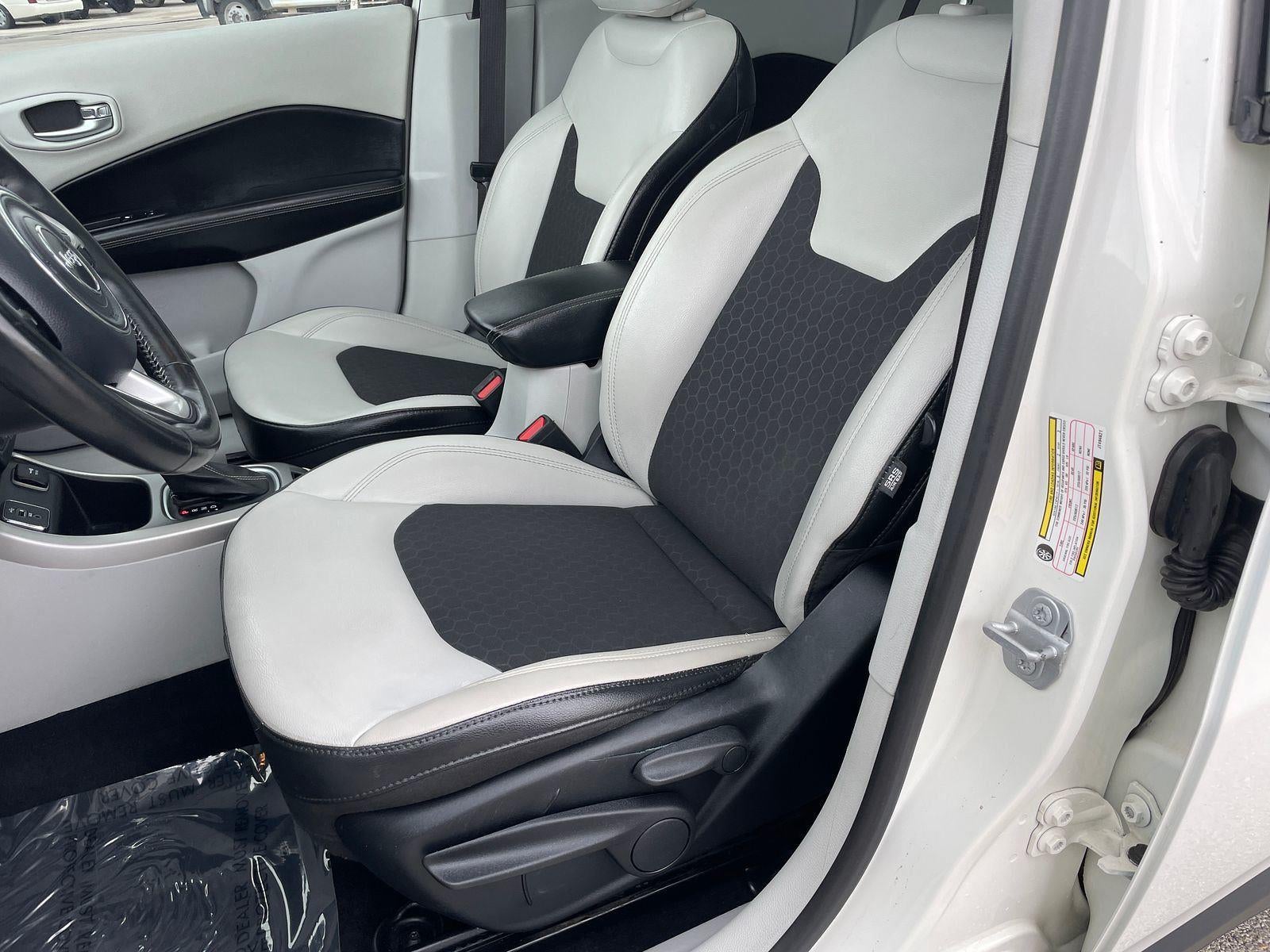 2018 Jeep Compass Latitude w/Sun/Wheel Pkg