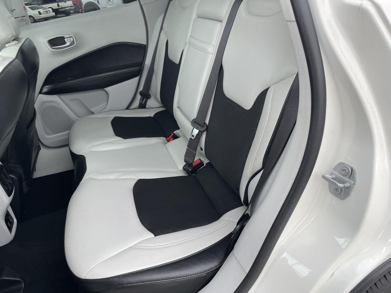 2018 Jeep Compass Latitude w/Sun/Wheel Pkg