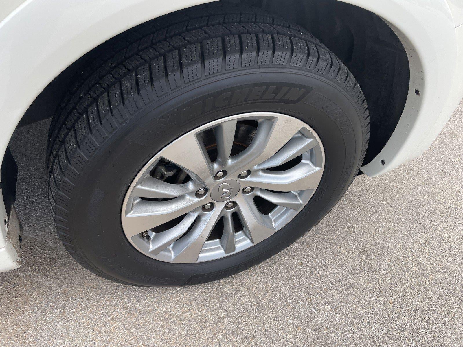 2017 INFINITI QX80 RWD